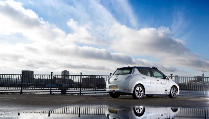 Nissan Leaf, la guida autonoma avanza nel traffico di Londra - Foto 20 di 23