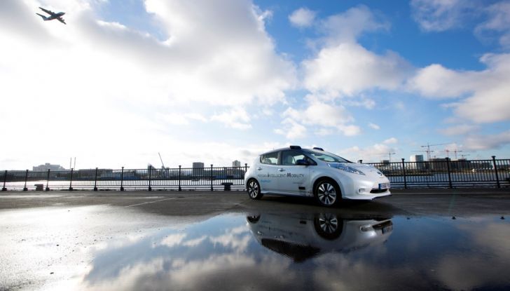 Nissan Leaf, la guida autonoma avanza nel traffico di Londra - Foto 21 di 23