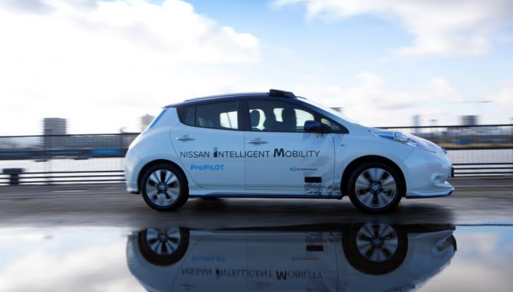 Nissan Leaf, la guida autonoma avanza nel traffico di Londra - Foto 22 di 23