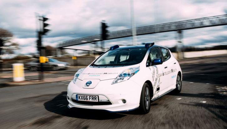 Nissan Leaf, la guida autonoma avanza nel traffico di Londra - Foto 1 di 23