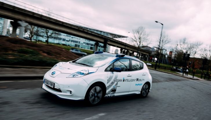 Nissan Leaf, la guida autonoma avanza nel traffico di Londra - Foto 3 di 23