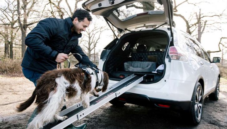 Nissan X-Trail Trainer con kit dedicato ai cani - Foto 2 di 9