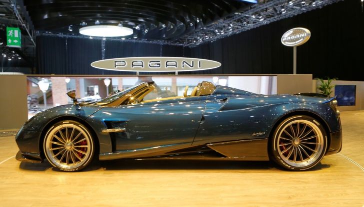 Pagani Huayra Roadster: torna il 6,0 litri V12 di derivazione AMG - Foto 13 di 22
