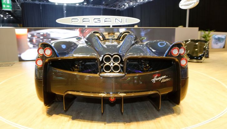 Pagani Huayra Roadster: torna il 6,0 litri V12 di derivazione AMG - Foto 15 di 22