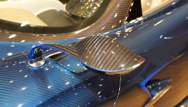 Pagani Huayra Roadster: torna il 6,0 litri V12 di derivazione AMG - Foto 17 di 22