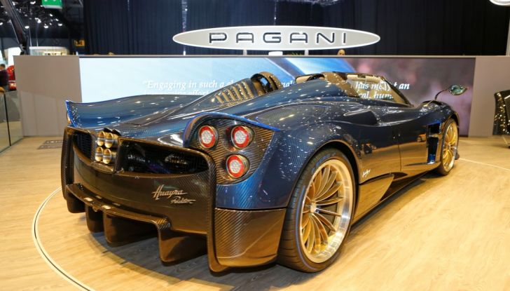 Pagani Huayra Roadster: torna il 6,0 litri V12 di derivazione AMG - Foto 1 di 22