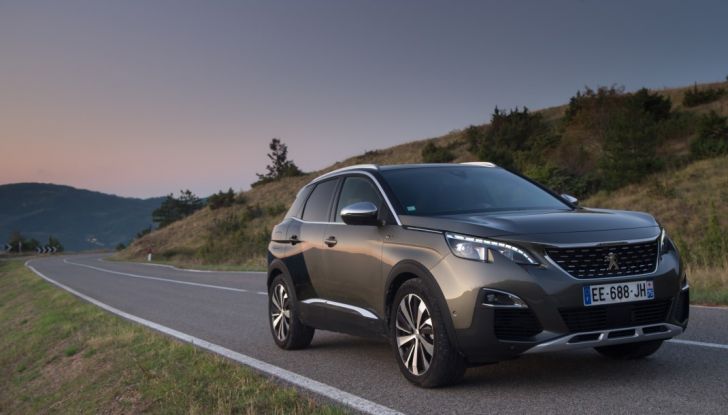 Peugeot 3008: tutti gli allestimenti, i motori ed i prezzi - Foto 24 di 29