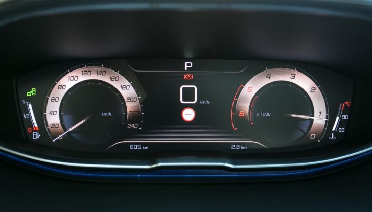 Peugeot 3008: tutti gli allestimenti, i motori ed i prezzi - Foto 10 di 29