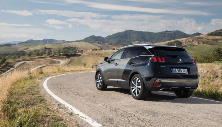 Peugeot 3008: tutti gli allestimenti, i motori ed i prezzi - Foto 18 di 29