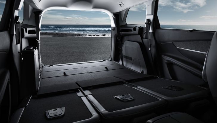 Peugeot 5008, la nostra prova: Il SUV per la famiglia - Foto 4 di 15