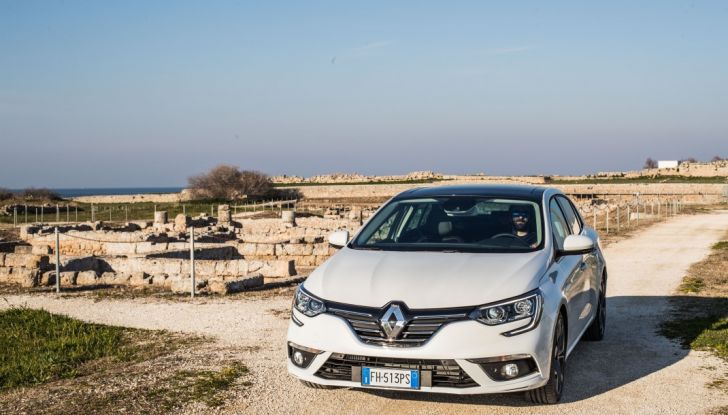 Nuova Renault Mégane Grand Coupé 2017: la quattro porte sportiva - Foto 11 di 35