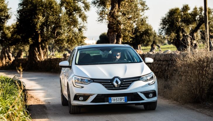 Nuova Renault Mégane Grand Coupé 2017: la quattro porte sportiva - Foto 12 di 35