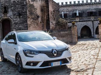 Nuova Renault Mégane Grand Coupé 2017: la quattro porte sportiva