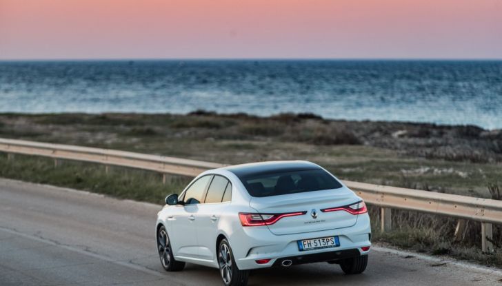 Nuova Renault Mégane Grand Coupé 2017: la quattro porte sportiva - Foto 22 di 35