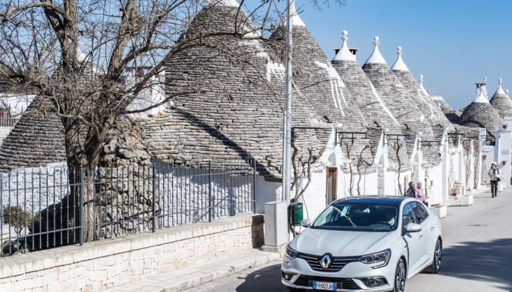 Nuova Renault Mégane Grand Coupé 2017: la quattro porte sportiva - Foto 31 di 35