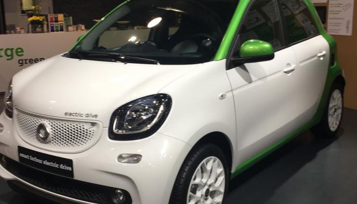 Smart Electric Drive, Smartphone ed auto in simbiosi - Foto 7 di 9