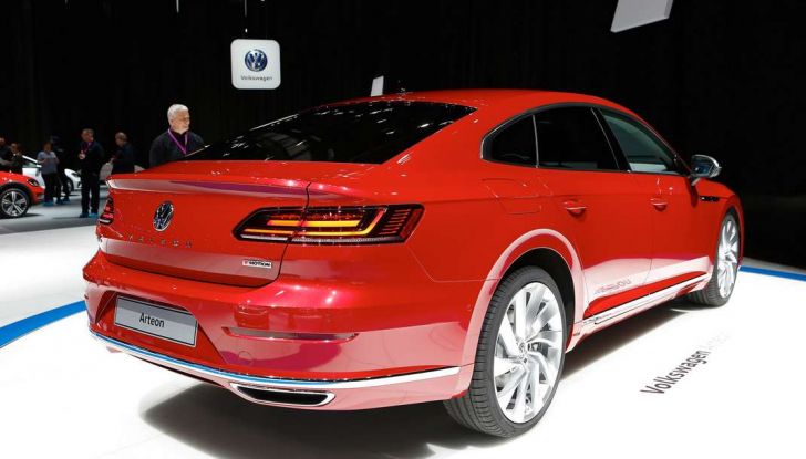 Volkswagen Arteon, la fastback che arriva da Wolfsburg - Foto 27 di 37