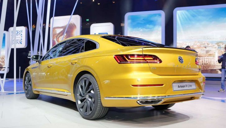 Volkswagen Arteon, la fastback che arriva da Wolfsburg - Foto 9 di 37