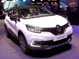 Nuova Renault Captur, il restyling debutta a Ginevra