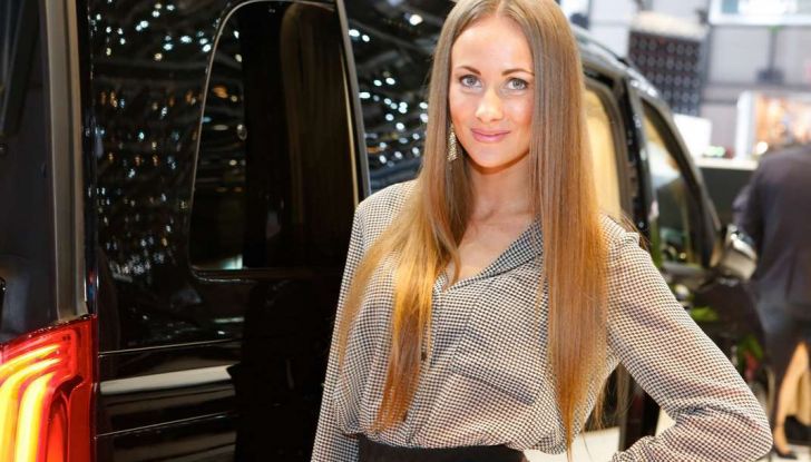 Salone di Ginevra 2017: le ragazze più belle in una gallery - Foto 18 di 21