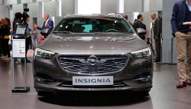 Nuova Opel Insignia Grand Sport 2017 informazioni, motori e allestimenti - Foto 2 di 11