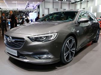 Nuova Opel Insignia Grand Sport 2017 informazioni, motori e allestimenti
