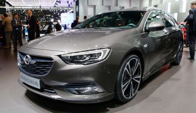 Nuova Opel Insignia Grand Sport 2017 informazioni, motori e allestimenti