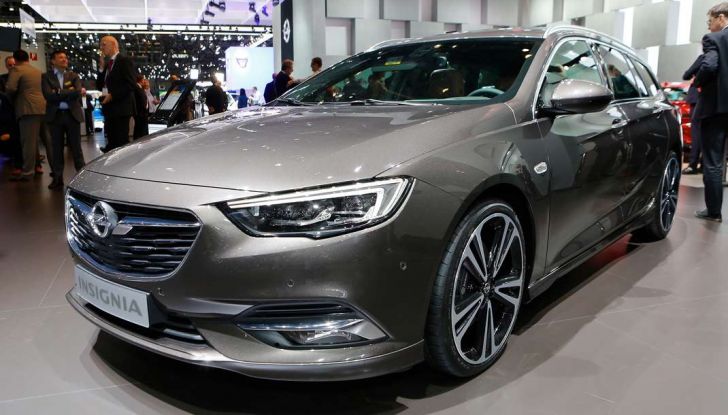 Nuova Opel Insignia Grand Sport 2017 informazioni, motori e allestimenti - Foto 1 di 11