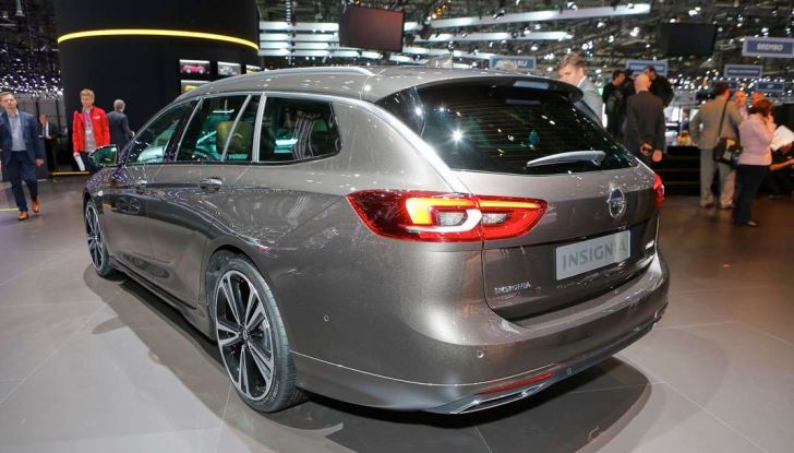 Nuova Opel Insignia Grand Sport 2017 informazioni, motori e allestimenti - Foto 10 di 11