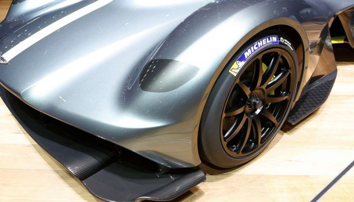 Aston Martin Valkyrie - Foto 7 di 12