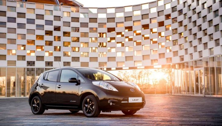 Nuova Nissan LEAF Black Edition, al via le vendite - Foto 1 di 4