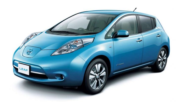Papa Francesco si muove con Nissan LEAF, auto 100% elettrica - Foto 5 di 8
