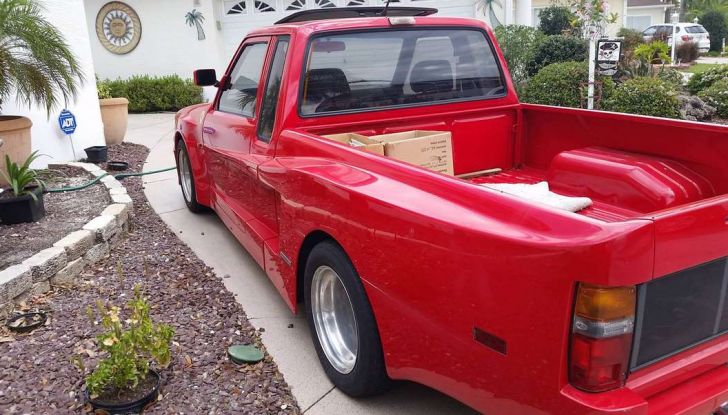 Il pickup Toyota che pensa di essere una Ferrari - Foto 3 di 5