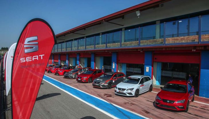 Seat Leon Cupra ST provata in pista a Franciacorta - Foto 37 di 57