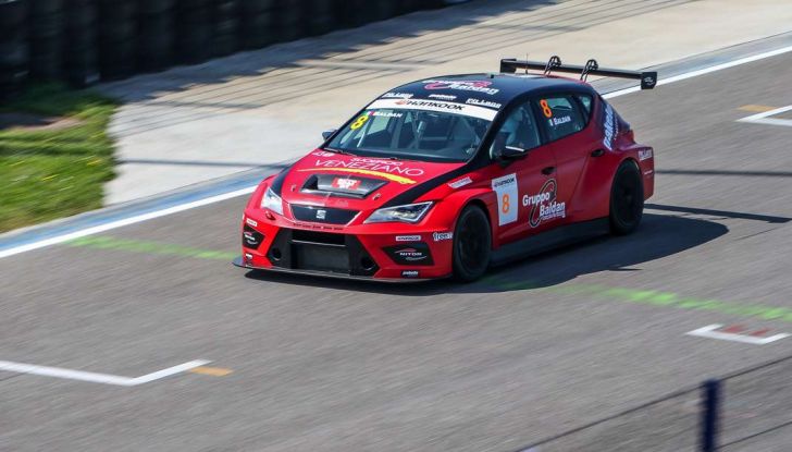 Seat Leon Cupra ST provata in pista a Franciacorta - Foto 33 di 57