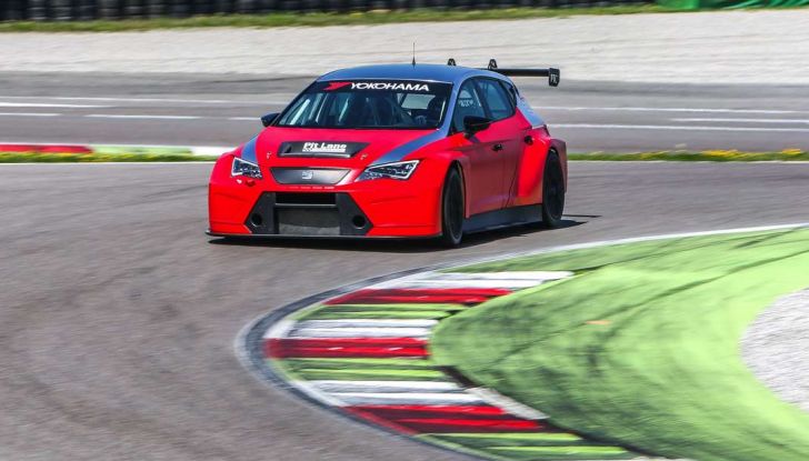 Seat Leon Cupra ST provata in pista a Franciacorta - Foto 19 di 57