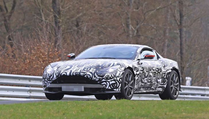 Aston Martin Vantage 2018 prime immagini spia della sportiva inglese - Foto 15 di 23