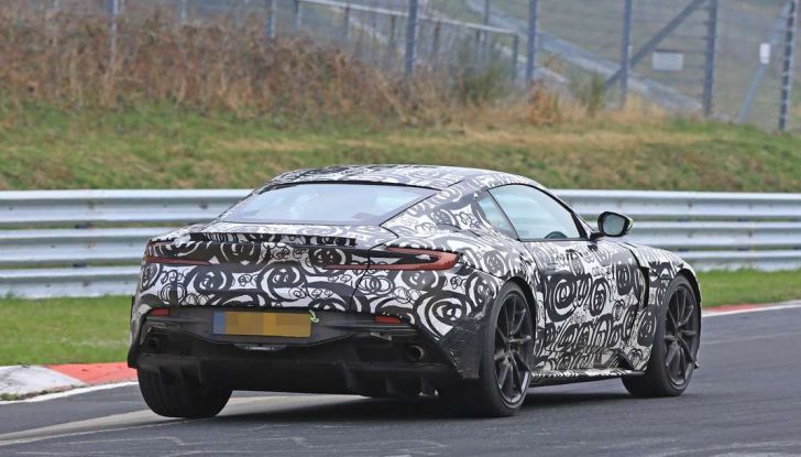 Aston Martin Vantage 2018 prime immagini spia della sportiva inglese - Foto 4 di 23
