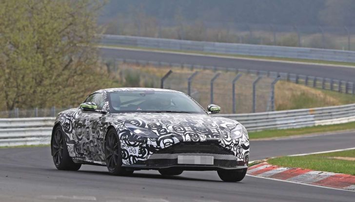 Aston Martin Vantage 2018 prime immagini spia della sportiva inglese - Foto 6 di 23
