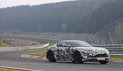 Aston Martin Vantage 2018 prime immagini spia della sportiva inglese