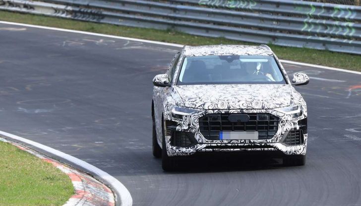 Audi Q8: i test drive del SUV proseguono al Nurburgring - Foto 4 di 8