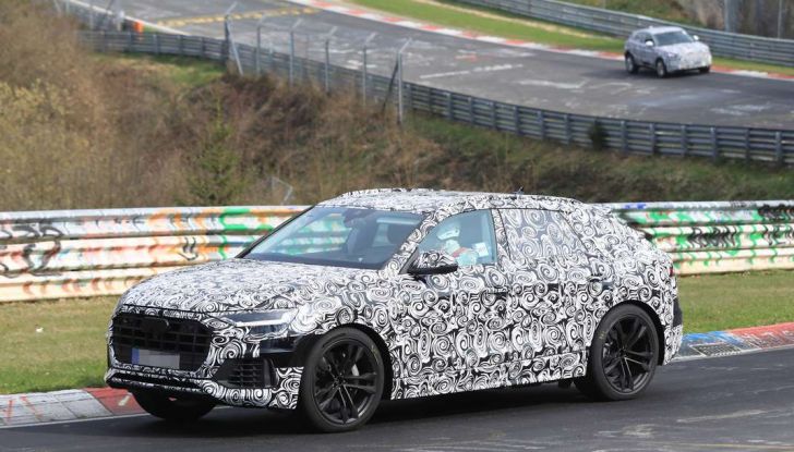 Audi Q8: i test drive del SUV proseguono al Nurburgring - Foto 3 di 8