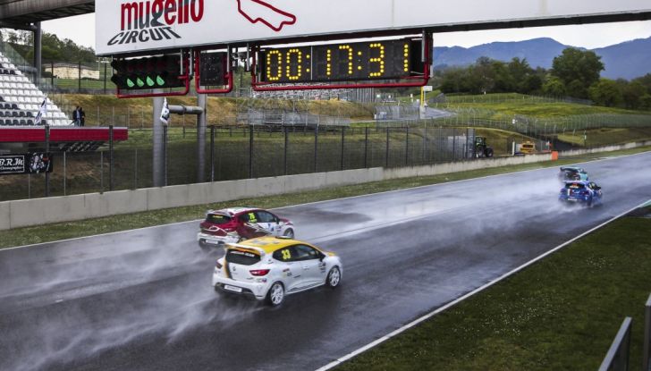 Renault Clio Cup 2018, dopo la vittoria 2017 Infomotori torna in pista alla Press League - Foto 23 di 32
