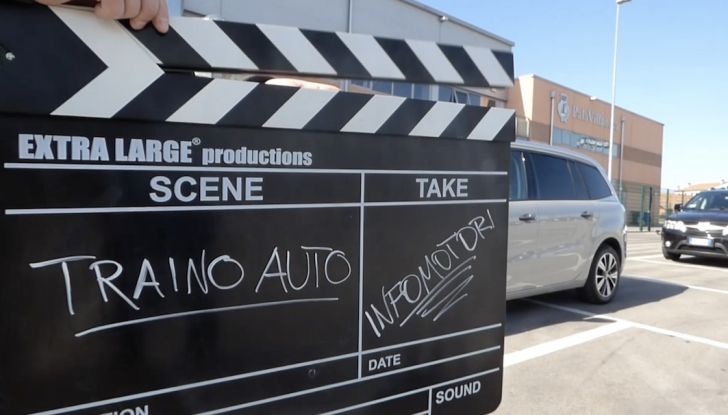 Trainare una macchina in panne: come fare, consigli e normative - Foto 1 di 6