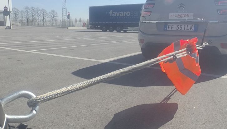 Trainare una macchina in panne: come fare, consigli e normative - Foto 6 di 6