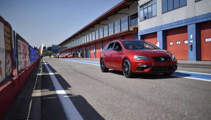 Seat Leon Cupra ST provata in pista a Franciacorta - Foto 49 di 57
