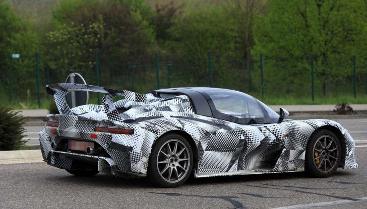 Dallara: i prototipi della sportiva di serie impegnati nei test drive - Foto 5 di 16