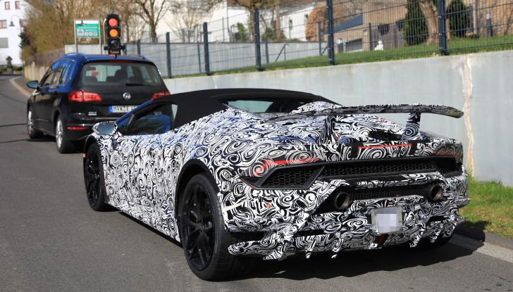 Lamborghini Huracan Spyder, la versione Performante da 640CV - Foto 4 di 14