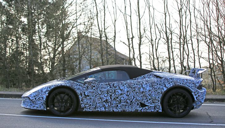 Lamborghini Huracan Spyder, la versione Performante da 640CV - Foto 12 di 14