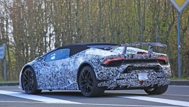 Lamborghini Huracan Spyder, la versione Performante da 640CV - Foto 1 di 14